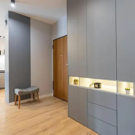 Urban Chic - Two Bedrooms - Center - Sienna Street Apartment *