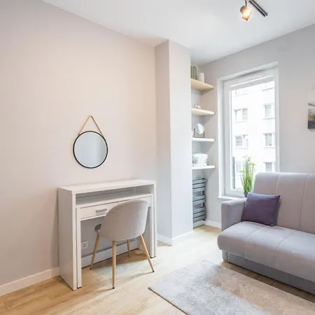 Urban Chic - Two Bedrooms - Center - Sienna Street Apartment