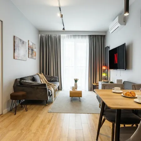Urban Chic - Two Bedrooms - Center - Sienna Street *