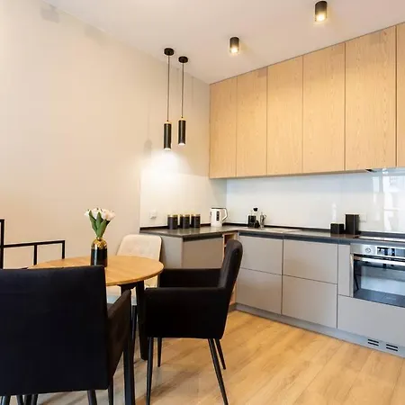 Urban Chic - Two Bedrooms - Center - Sienna Street